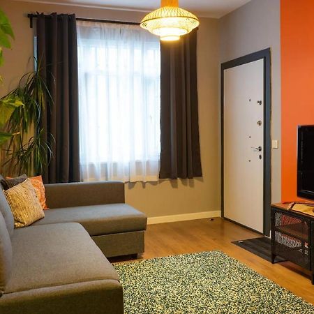 Cosy Flat With A Garden In Central Kadikoy Istanbul Exterior photo